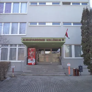 Almagyardombi Kollegium Hostel