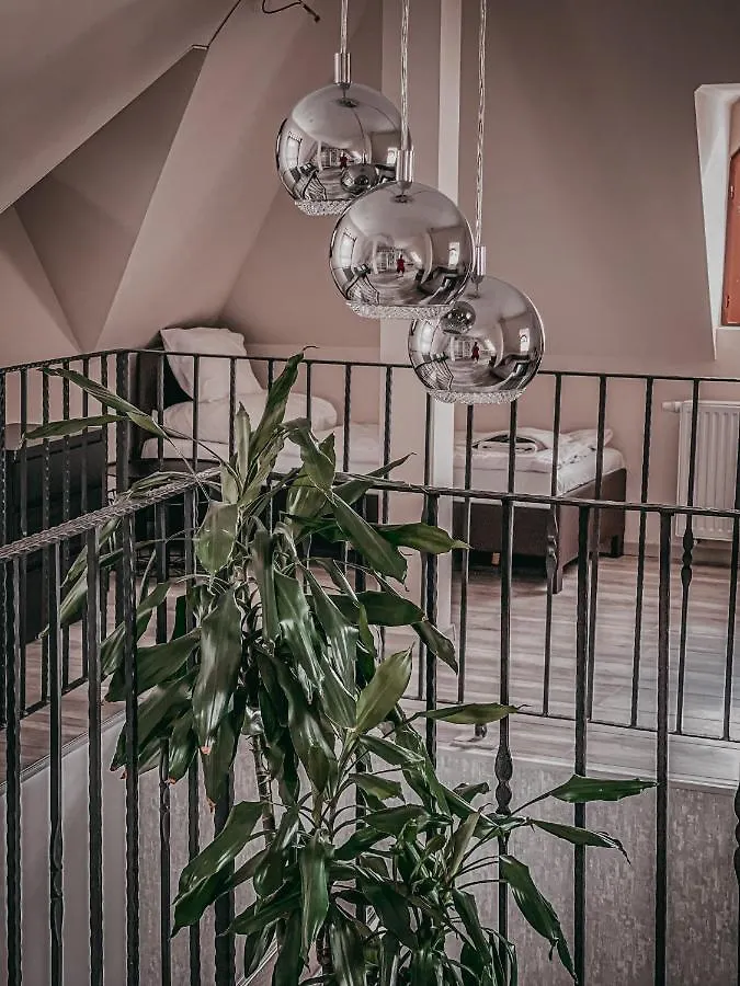 Vegvari Hotel 埃格尔
