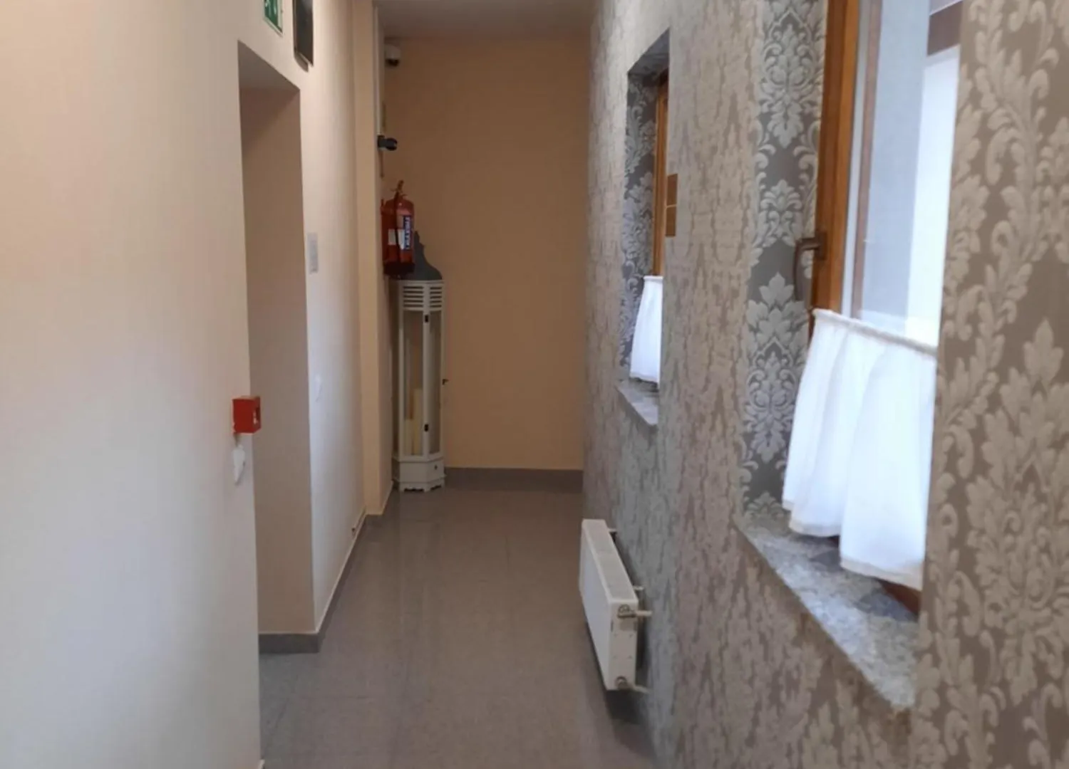 Vegvari Hotel 埃格尔