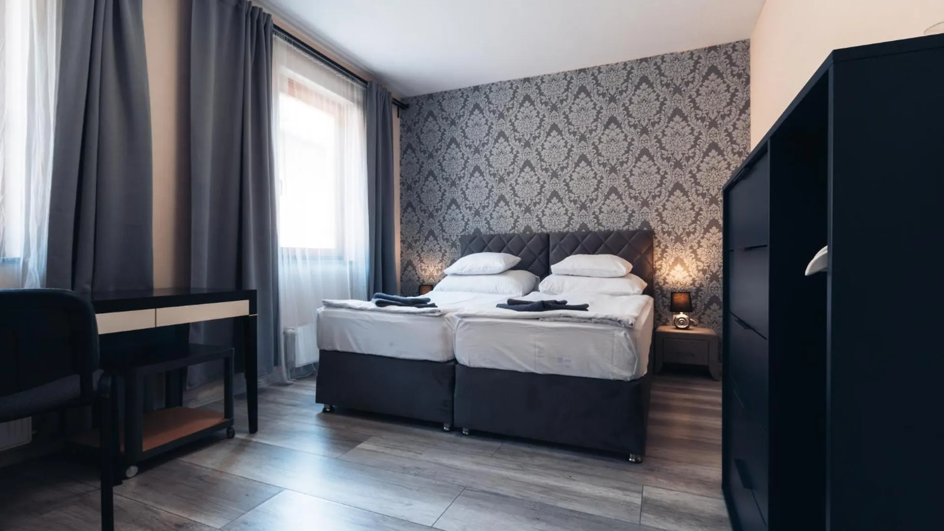 Vegvari Hotel 埃格尔